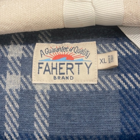 FAHERTY Blue and white Plaid Casual Shirt, Size XL - Picture 3 of 7